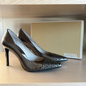 Michael Kors Aria Pump